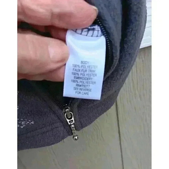 Croft & Borrow full-zip, soft, grey, fleece vest w/ white embroidery - Size Med - Picture 5 of 6